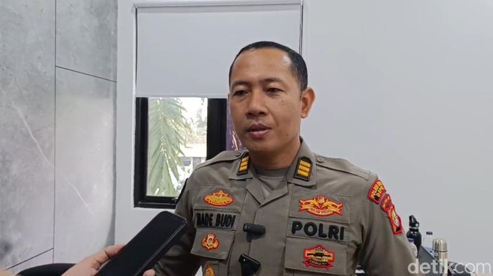 Identitas Sopir Truk yang Bikin Pria Gelantungan di Jaktim Sudah Diketahui