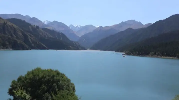 Menikmati Pesona “Danau Surgawi” Tianchi, Permata Alam di Pegunungan Xinjiang