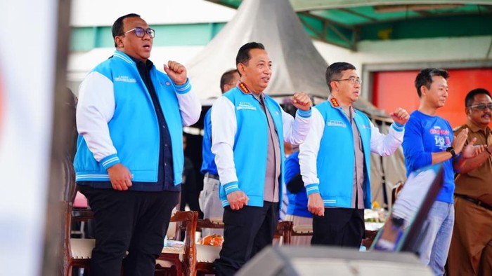 Kapolri Ajak Buruh Perjuangkan Hak Secara Damai dan Tetap Jaga Kondusivitas