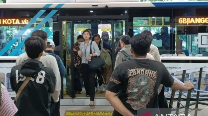 Imbas Unjuk Rasa, Lima Rute Transjakarta Sementara Tidak Layani Halte Balai Kota